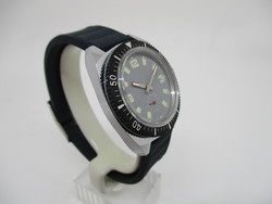 Montre plonge grise
