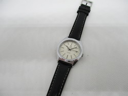 Montre YEMA m�canique